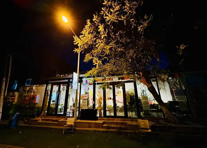 Kailash International Youth Hostel-Sixstarstreetflagship-冈仁波齐青年旅舍-伊宁六星街旗舰店