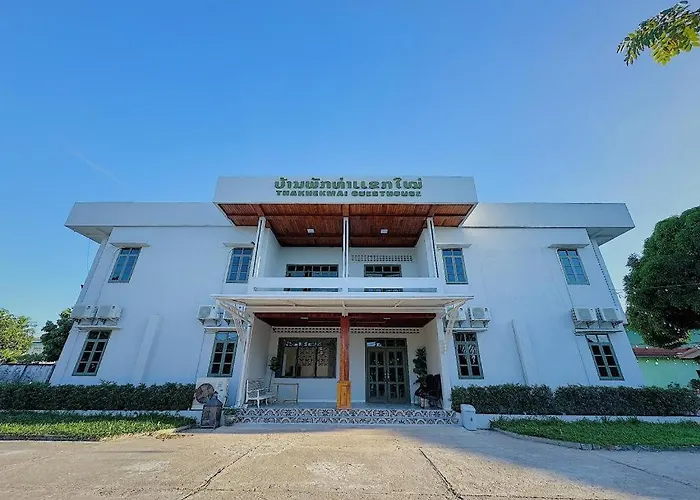Thakhekmai Guesthouse And Restaurant