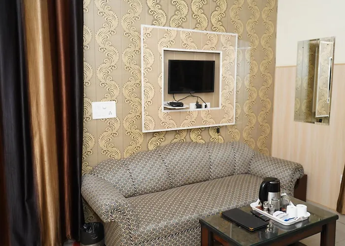 Hotel The Bliss Near Housing Board Chowk Mani Majra Chandigarh
