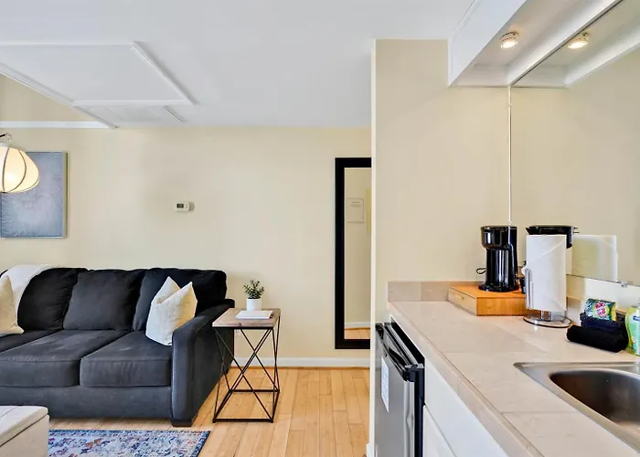 The Vonkampen On Front! Perfect Location In The Heart Of Downtown!