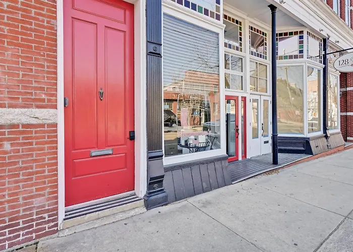 The Vonkampen On Front! Perfect Location In The Heart Of Downtown!
