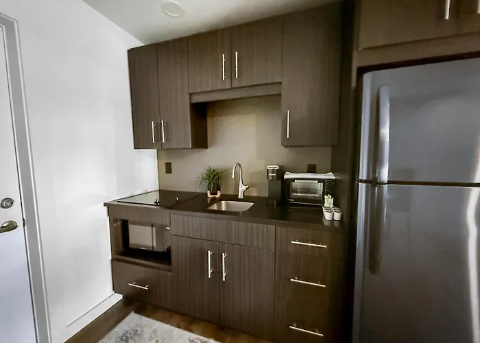 Daniella'S Suites