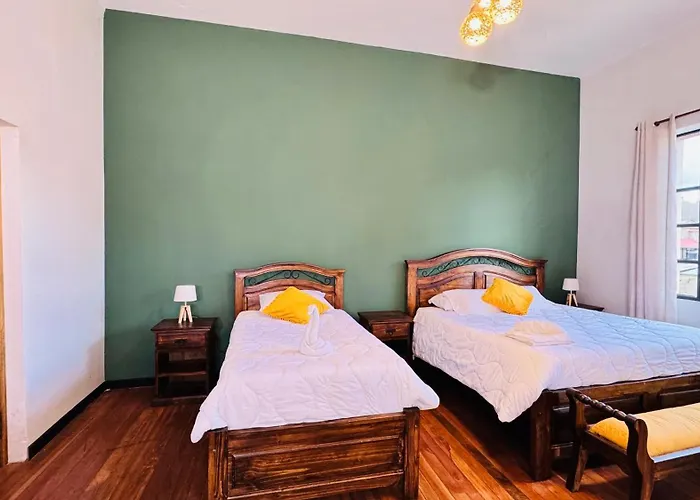 1825 Hotel