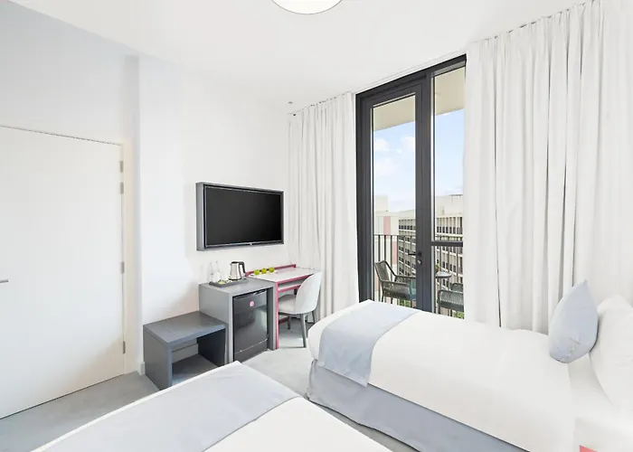 Nest Hotel, Aljada