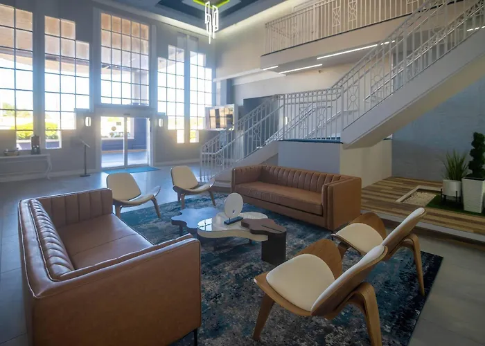 Clarion Inn & Suites Central Clearwater Beach
