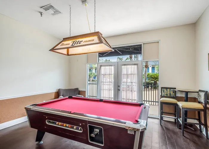 Clarion Inn & Suites Central Clearwater Beach