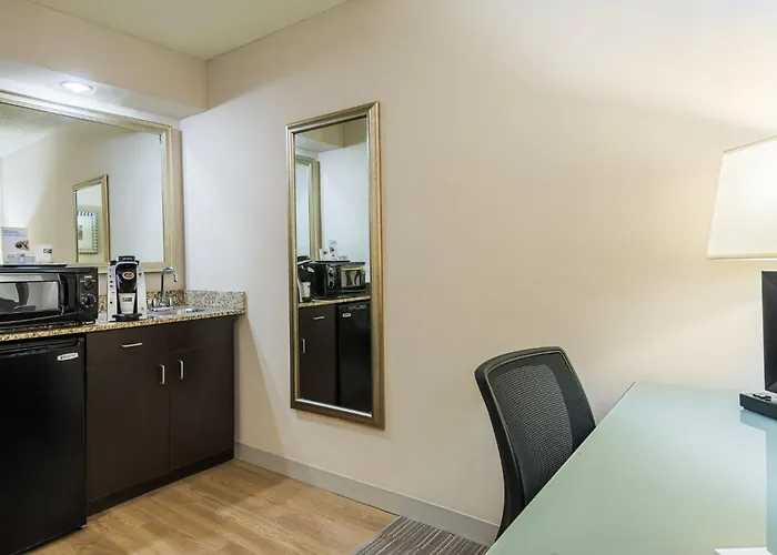Holiday Inn Express Hotel & Suites Kendall East-Miami By Ihg
