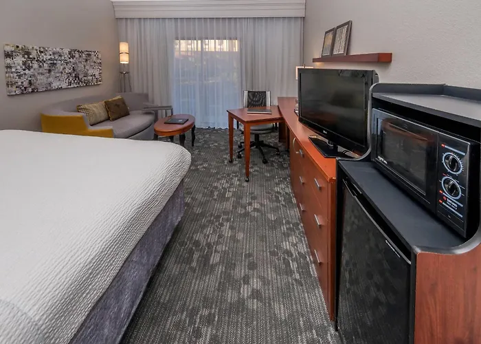 Courtyard By Marriott Panama City
