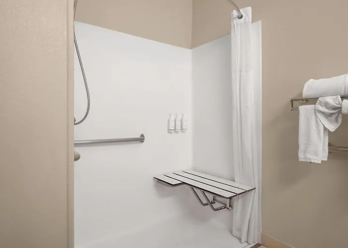 Days Inn & Suites By Wyndham Airport Albuquerque