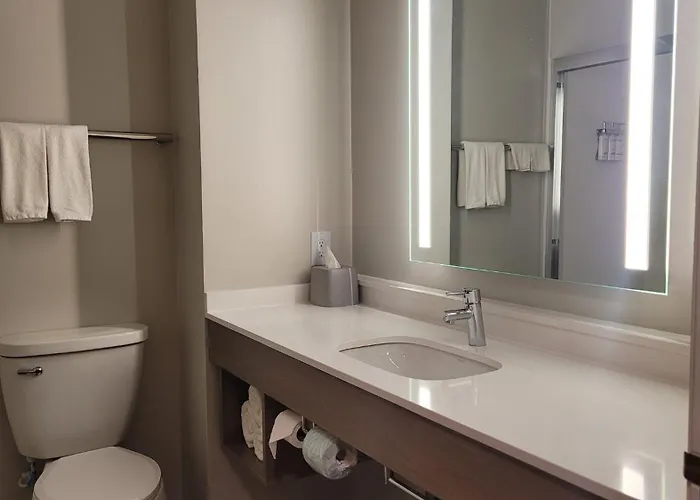 Holiday Inn Express Plymouth By Ihg