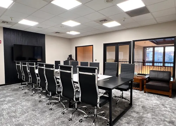 Ramada By Wyndham Tukwila Southcenter