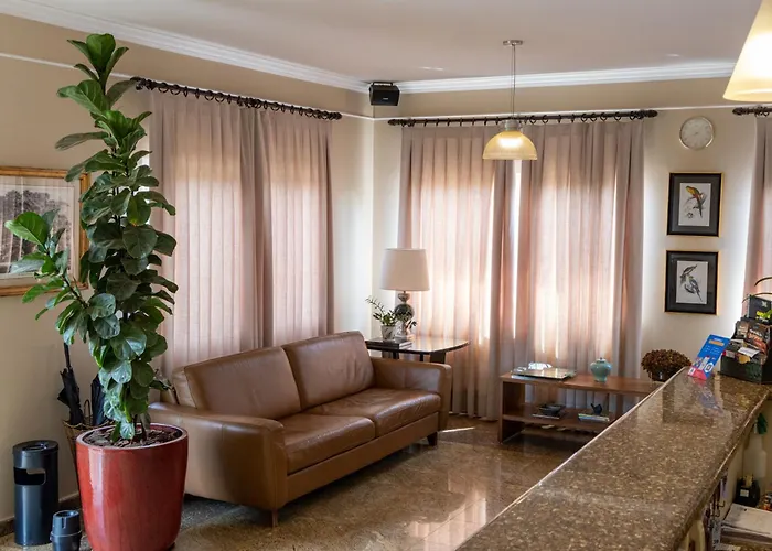 Candeias Hotel