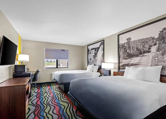 Super 8 By Wyndham Farmington