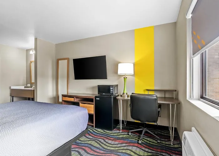 Super 8 By Wyndham Farmington