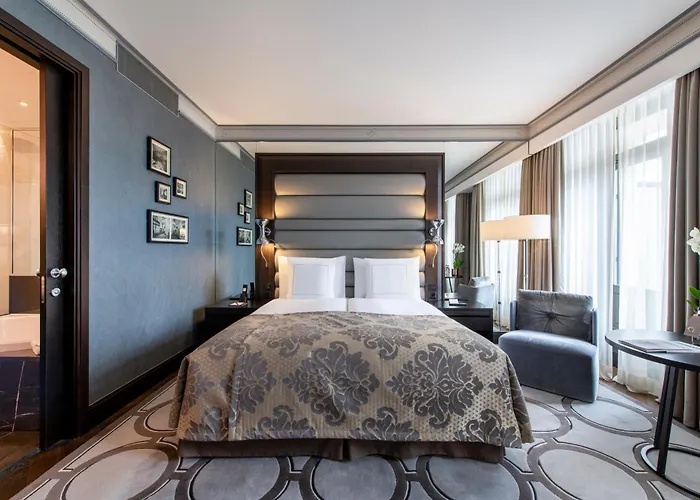 Royal Savoy Hotel & Spa