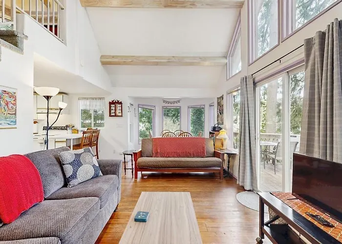 Marcia'S Mercer Lake Chateau