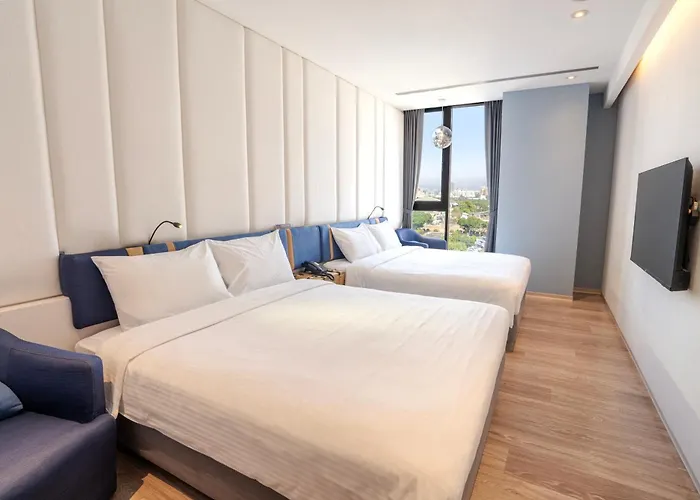 Explore Hotel