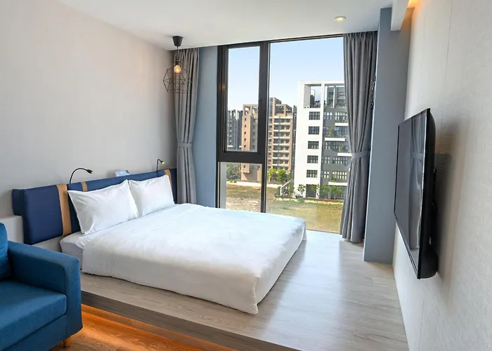 Explore Hotel
