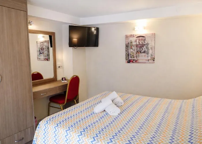 City Life Port Hotel