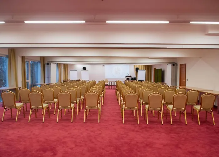 Ket Korona Konferencia Es Wellness Hotel