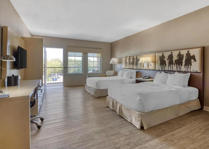 Best Western Bandera Suites & Saloon