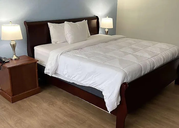 Ramada By Wyndham Butler/Tesla Biohealing Resort 