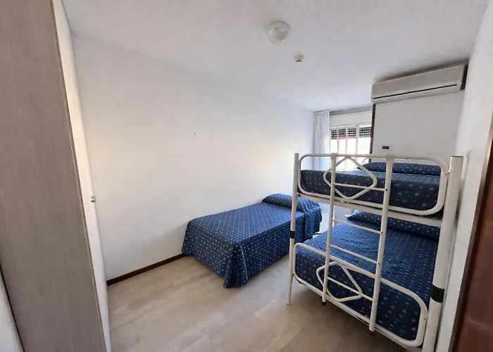 Hotel Holiday