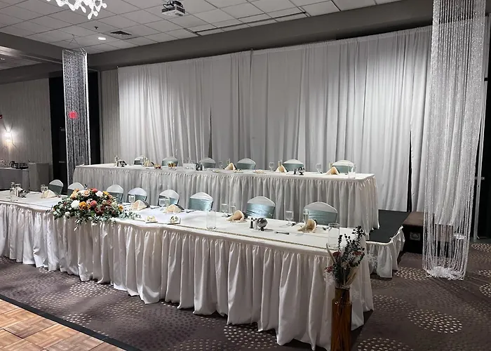 Doubletree By Hilton Bloomington