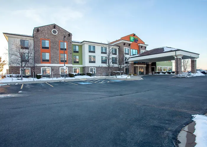 Holiday Inn Express & Suites Logan By Ihg