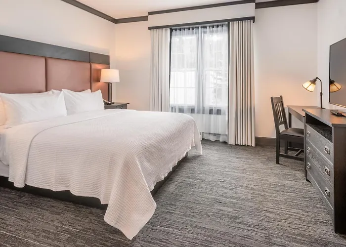 The Craftsman Inn & Suites