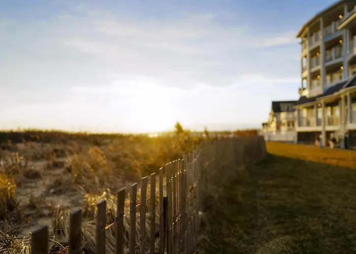 Madison Beach Hotel, Curio Collection By Hilton