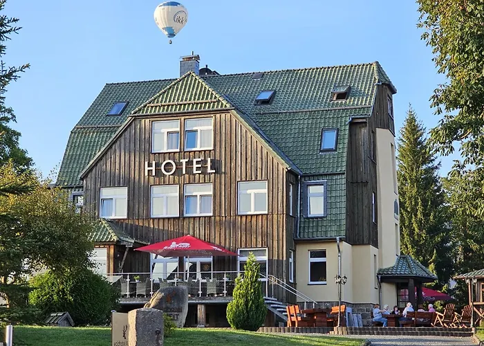 Waldhotel Auszeit Mit Restaurant & Cafe
