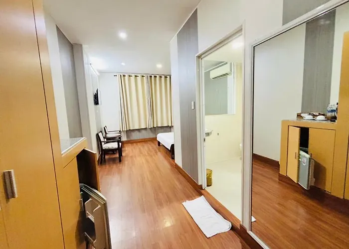 Ngoc May - Dai Loi Hotel