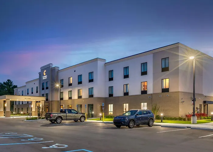 Comfort Inn & Suites Clarkston Pine Knob Area
