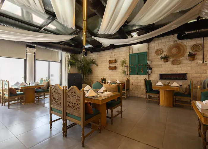Dolphin Continental Hotel