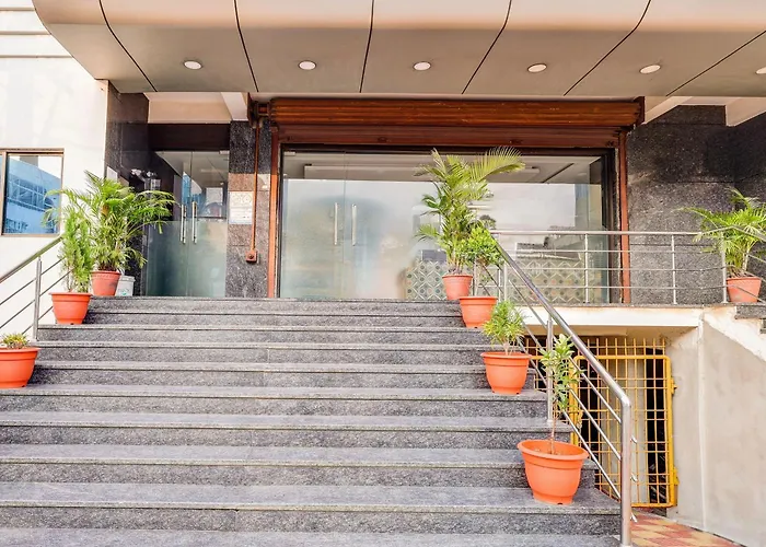 Super Oyo Townhouse Gajuwaka Centre