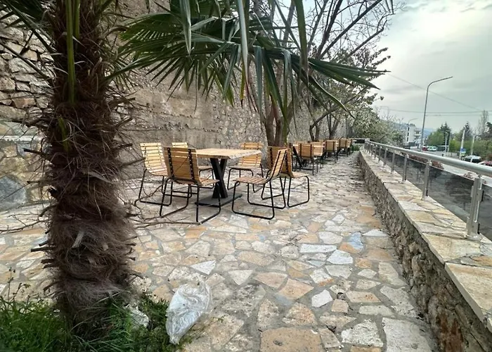 Hotel Yjet