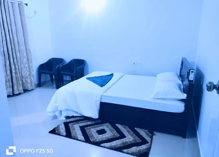 Colvapearl Deluxe Villa Swimming Pool