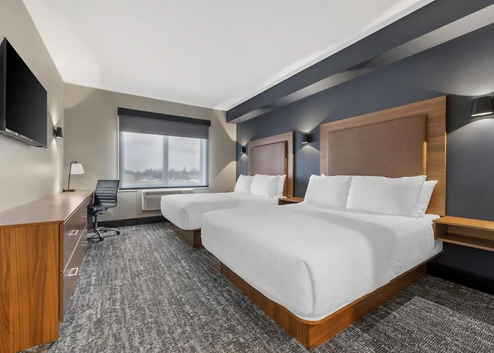 Best Western Plus Neepawa Hotel