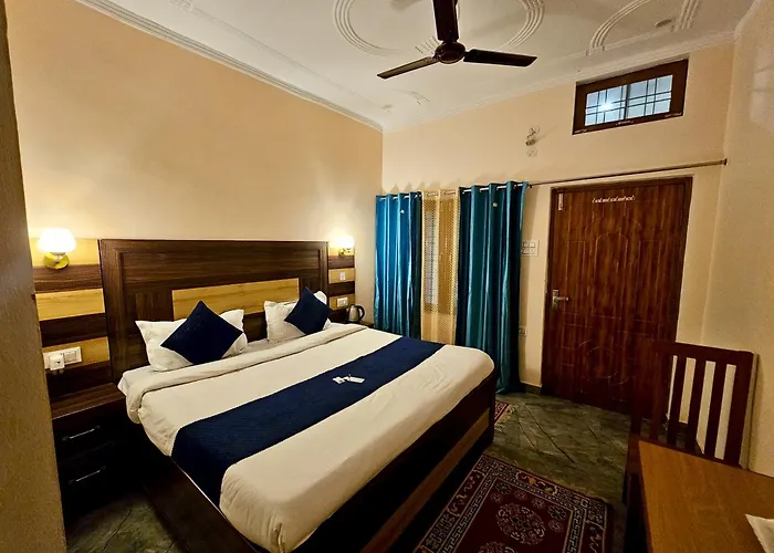 Geetanjali Palace Hotel & Restaurant