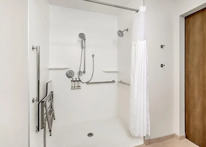 Holiday Inn Express & Suites Roseburg North By Ihg