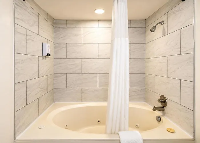 Carriage House Inn