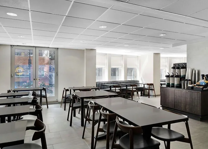 Fairfield Inn And Suites Chicago Downtown/ Magnificent Mile