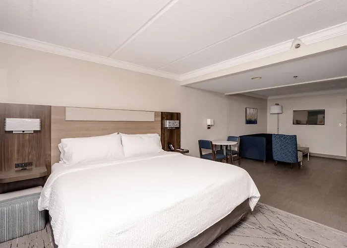 Holiday Inn Express Hotel & Suites Charleston - Northwoods By Ihg