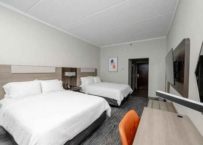 Holiday Inn Express Hotel & Suites Charleston - Northwoods By Ihg