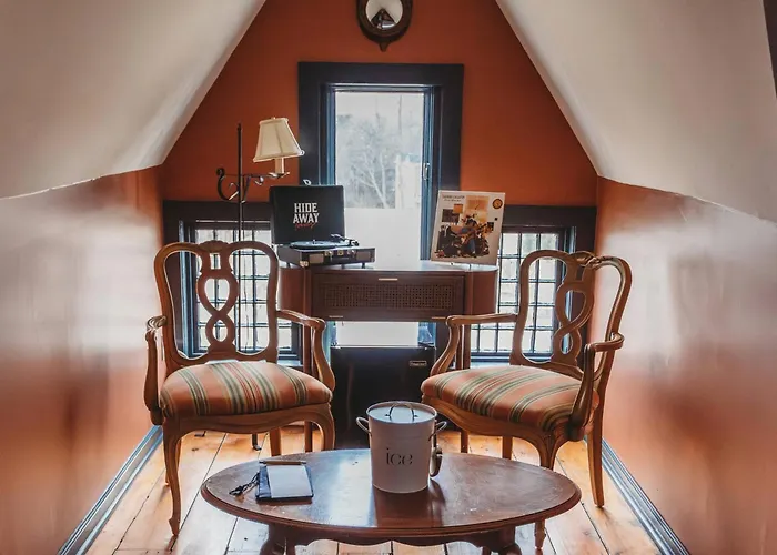 Hideaway Inn Lenox