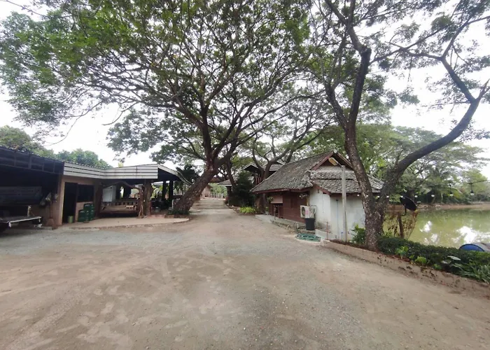 Baan Suan Ruen Chan Hom บ้านสวนเรือนจันทร์หอม