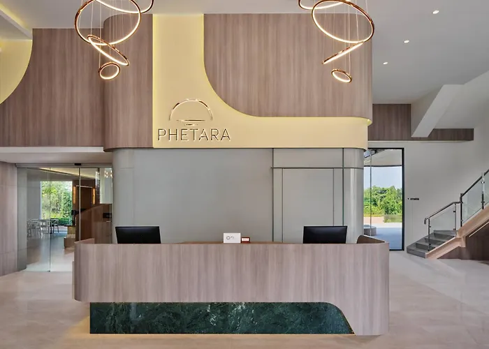 Phetara Hotel Mahachai By Pcl