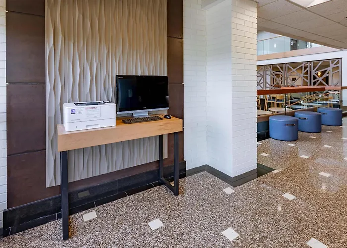 Drury Inn & Suites St. Louis Airport