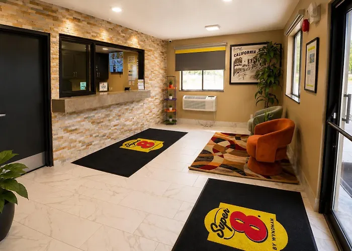 Super 8 By Wyndham Lexington Park/California Area